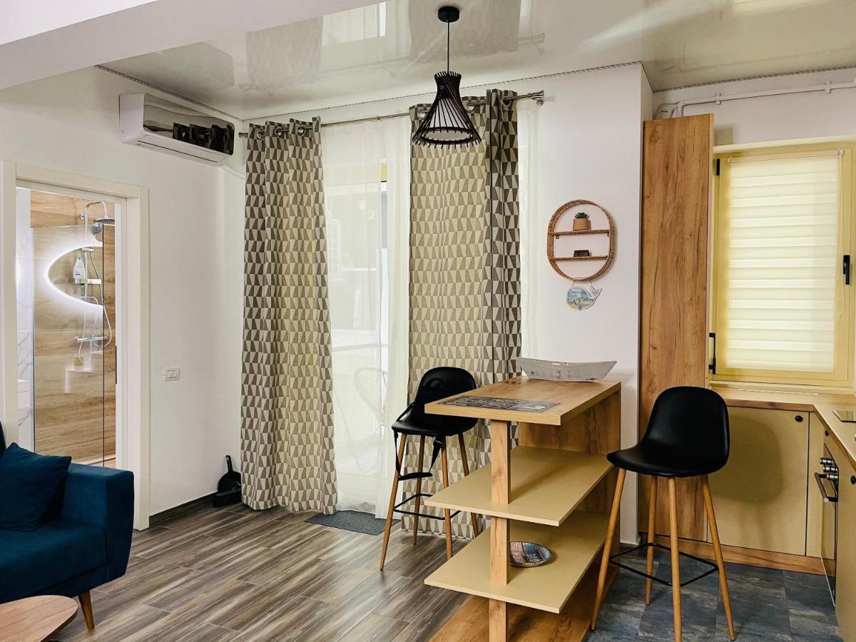 Luxury Studio - Maison 103 - Stefan Building Complex Apartment Navodari Exterior photo